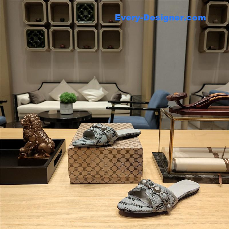 Ba1en*iaga lecagole series slippers