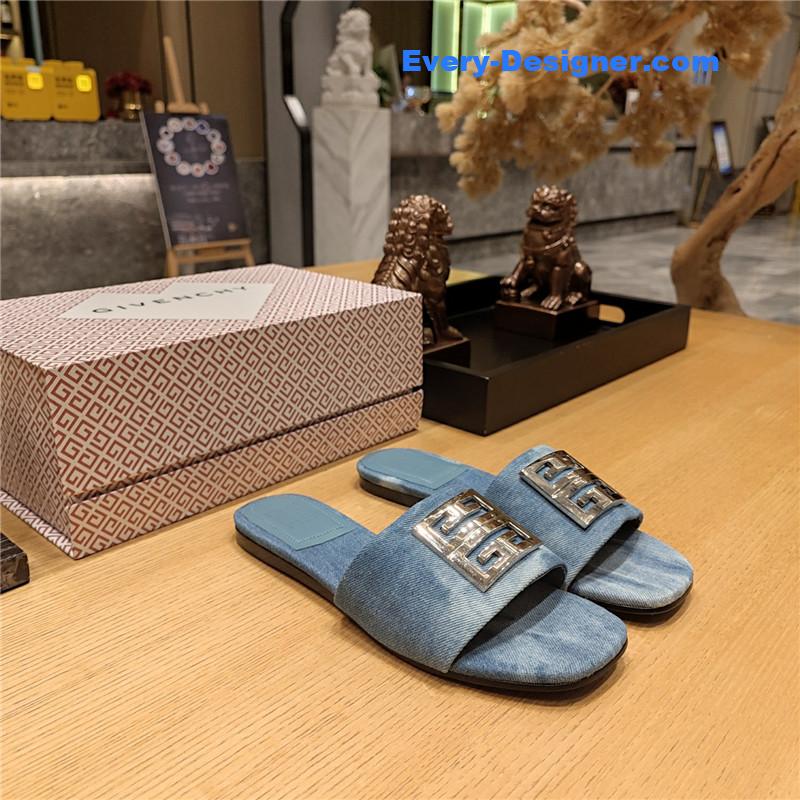 Givenchy Trendy Flat Slides