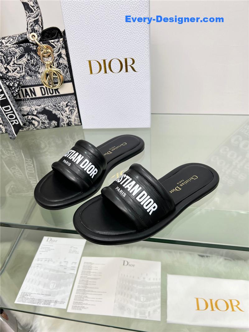 D10r platform sandals
