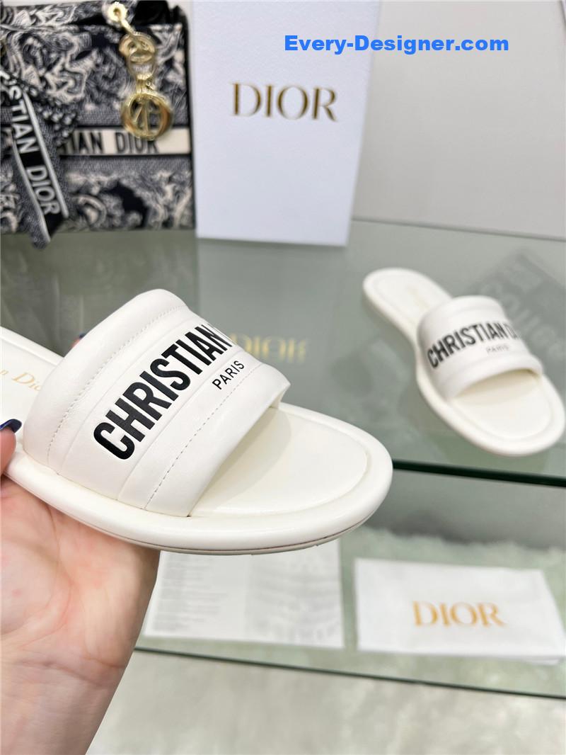 D10r platform sandals