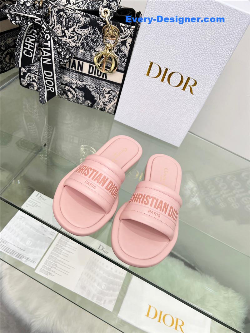 D10r platform sandals