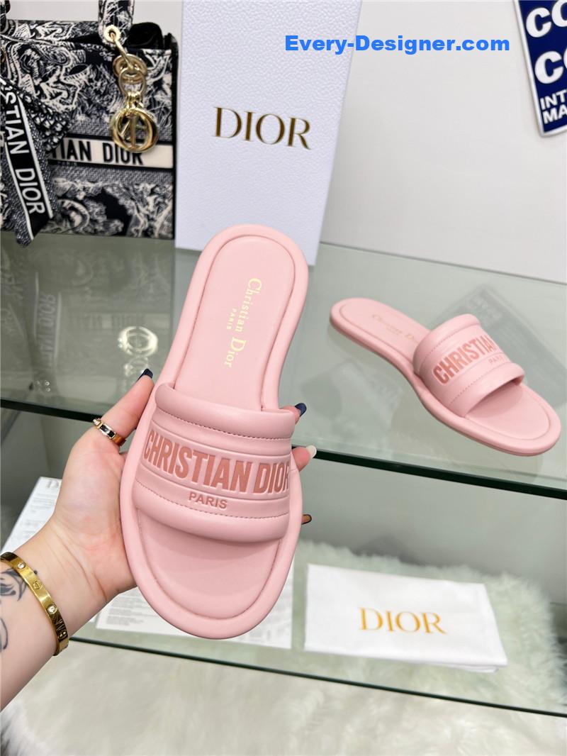D10r platform sandals
