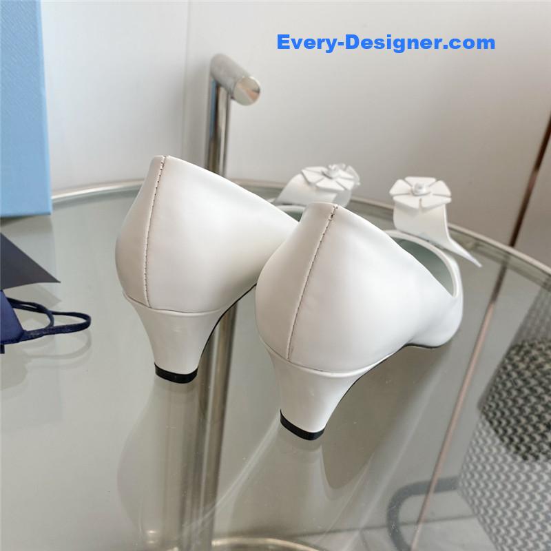 Pra*a flower pointed toe small cone heel shoes