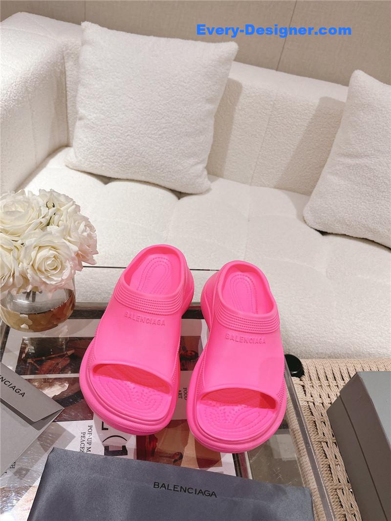 Ba1en*iaga explosive wedge platform sandals