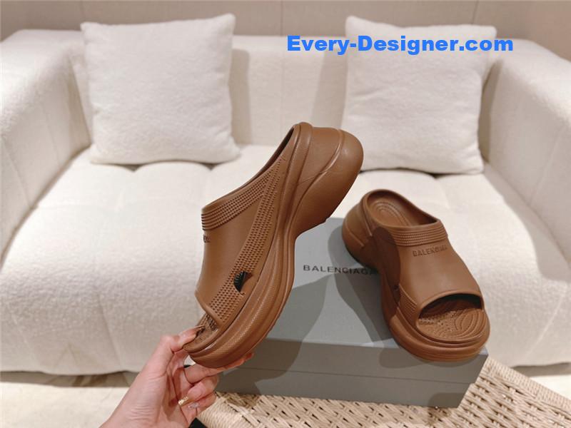 Ba1en*iaga explosive wedge platform sandals