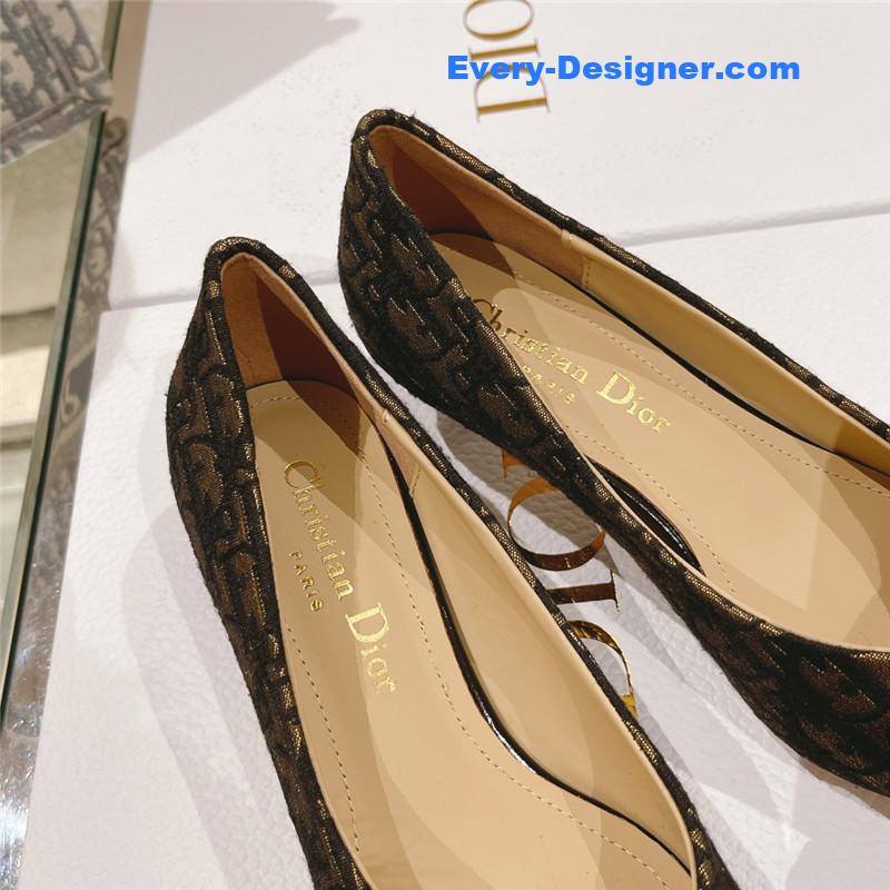 D10r early spring new cat heel shoes