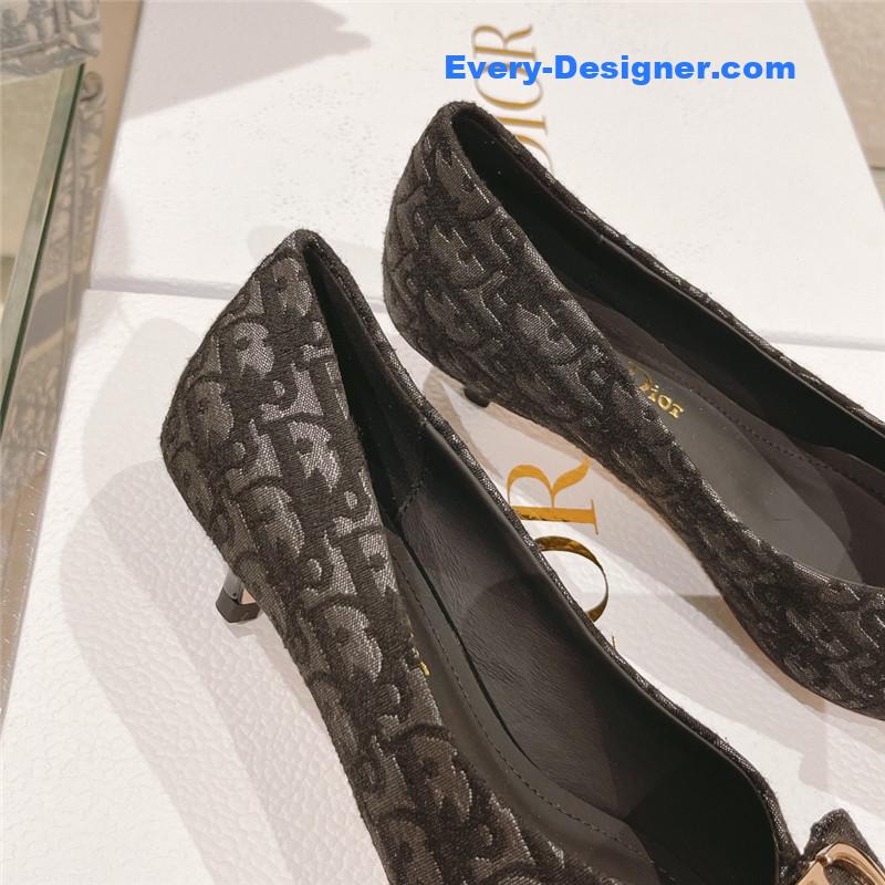 D10r early spring new cat heel shoes