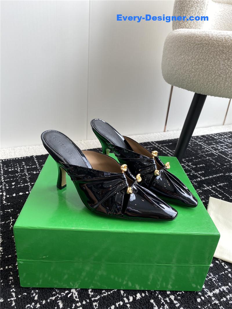 b0tt*ga Ven*ta pre-fall new bunnie mules