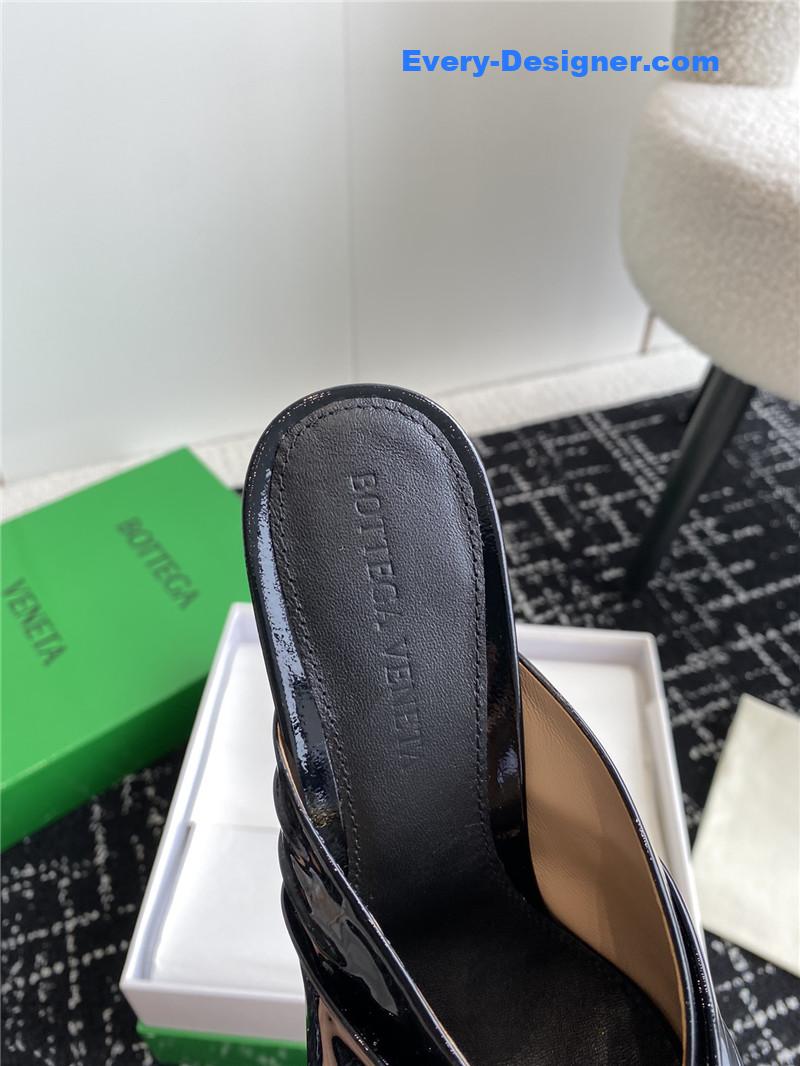 b0tt*ga Ven*ta pre-fall new bunnie mules