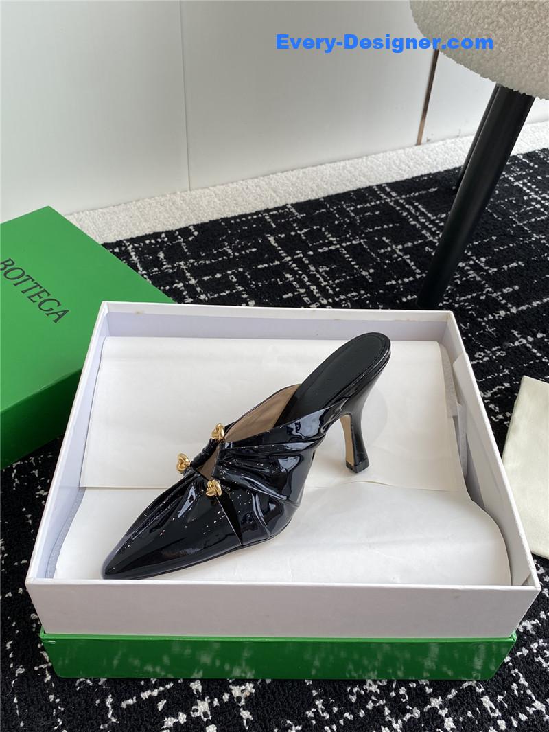 b0tt*ga Ven*ta pre-fall new bunnie mules