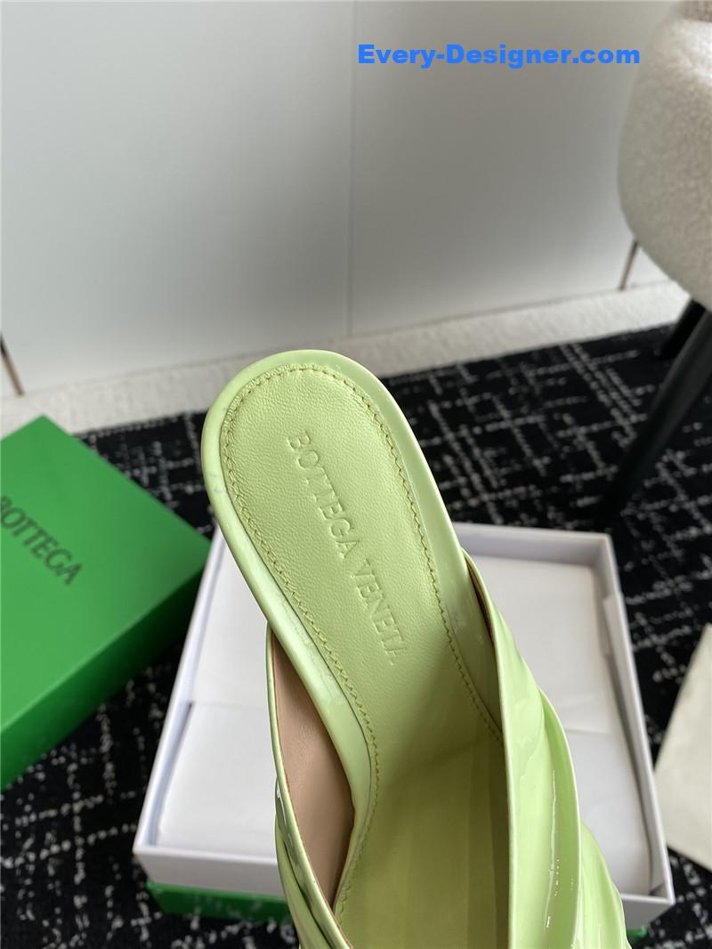 b0tt*ga Ven*ta pre-fall new bunnie mules