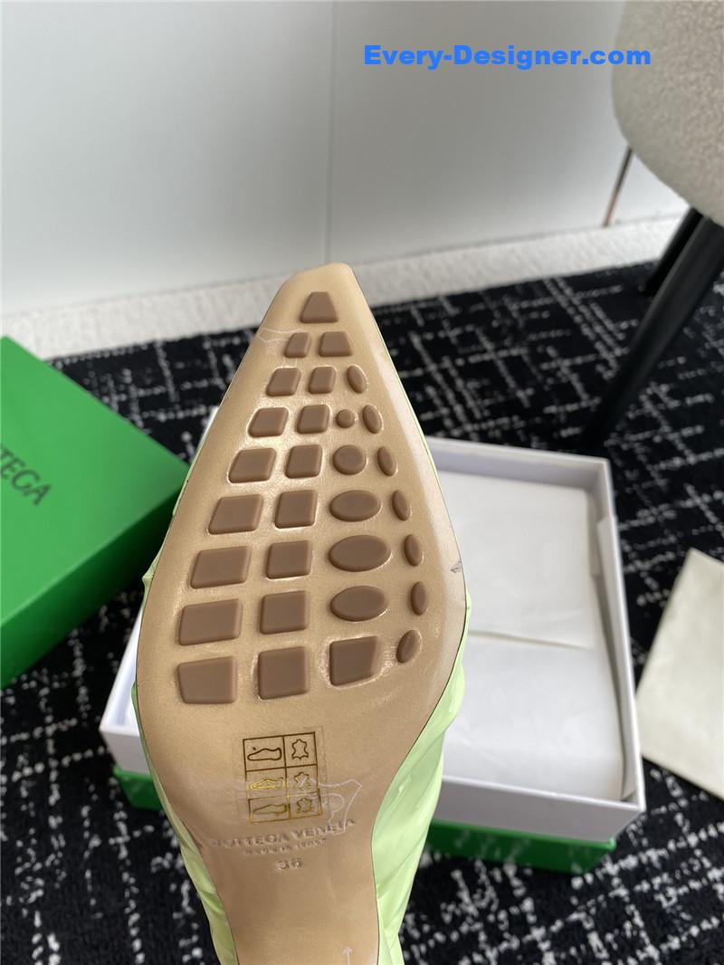 b0tt*ga Ven*ta pre-fall new bunnie mules