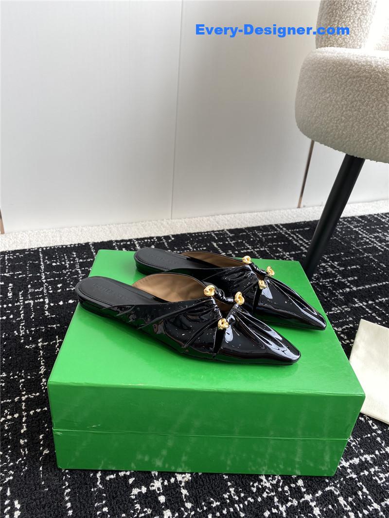 b0tt*ga Ven*ta pre-fall new bunnie mules