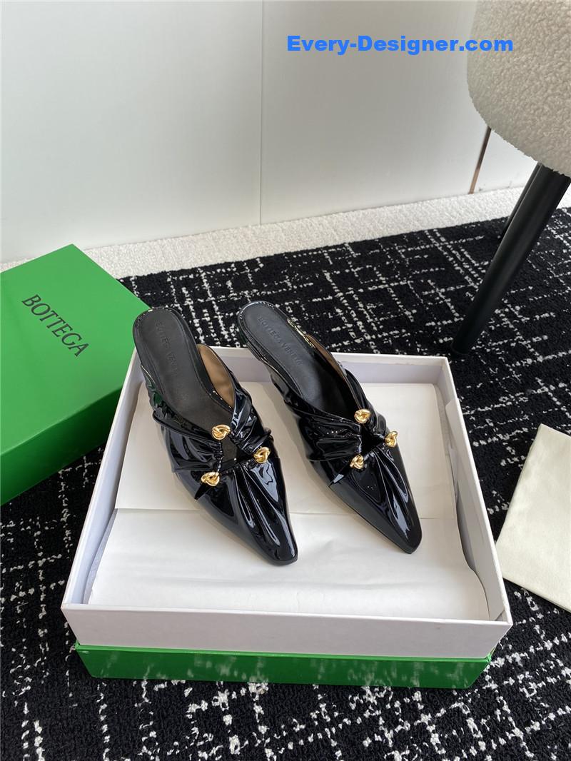 b0tt*ga Ven*ta pre-fall new bunnie mules