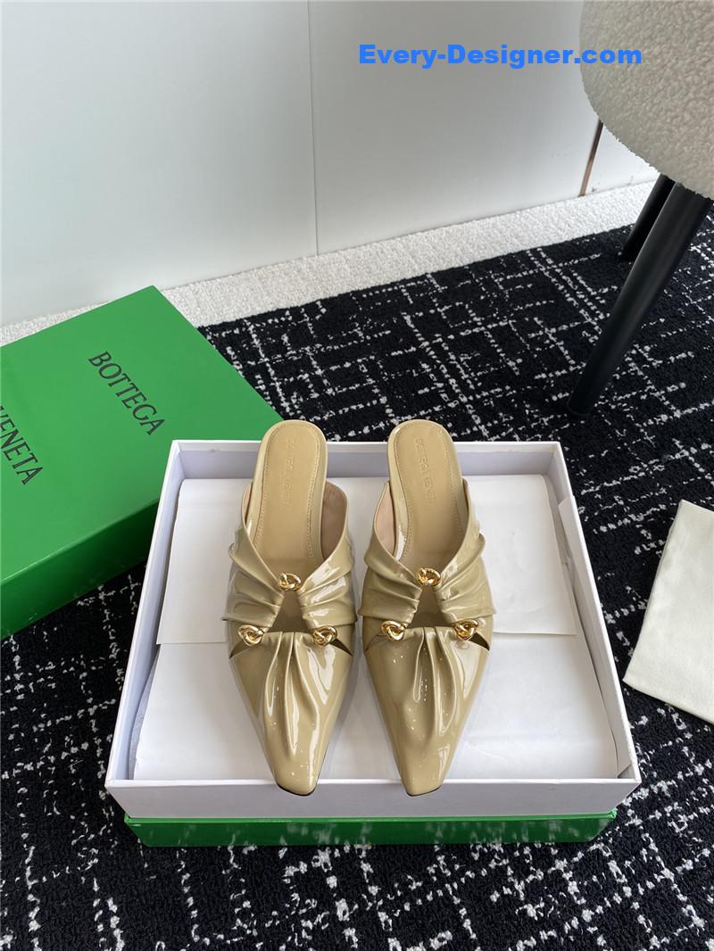 b0tt*ga Ven*ta pre-fall new bunnie mules