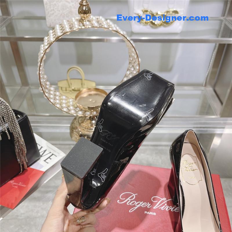 Roger vivier classic buckle pumps