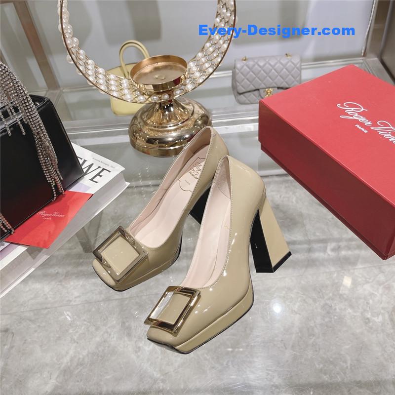 Roger vivier classic buckle pumps