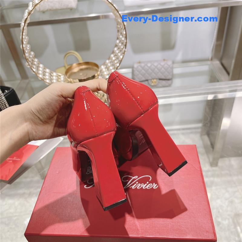 Roger vivier classic buckle pumps