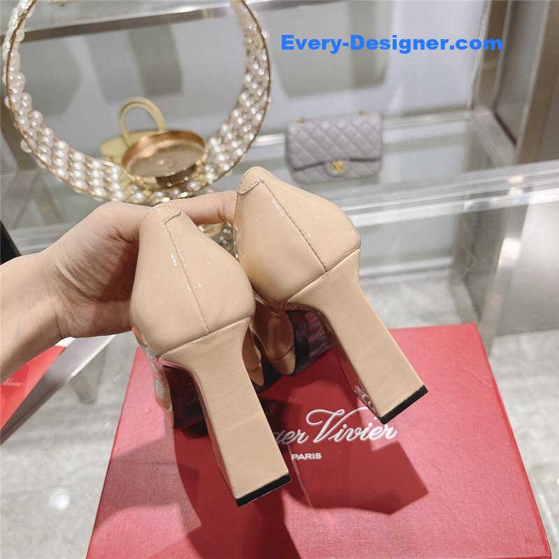 Roger vivier classic buckle pumps