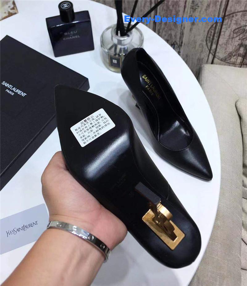 Y51 classic Y51 logo heel pumps