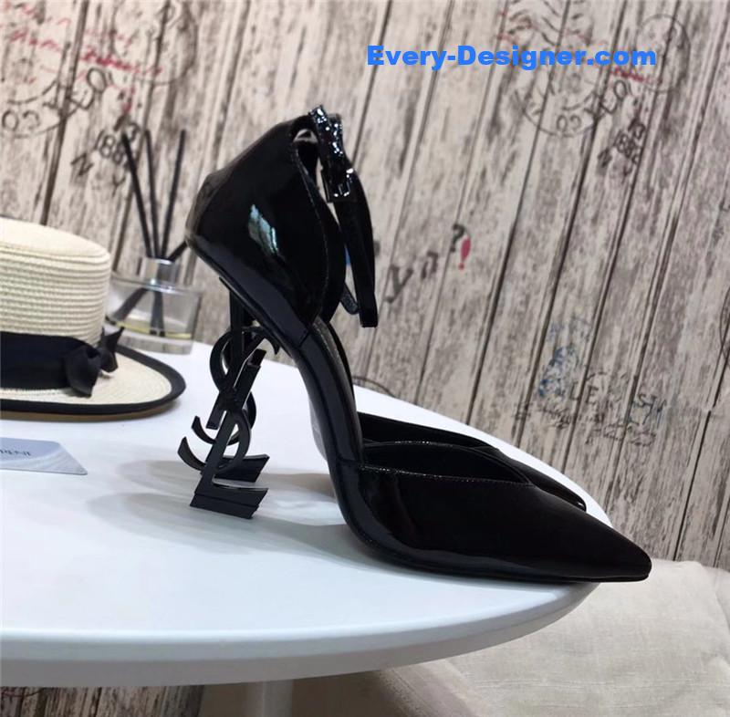 Y51 classic Y51 logo heel pumps