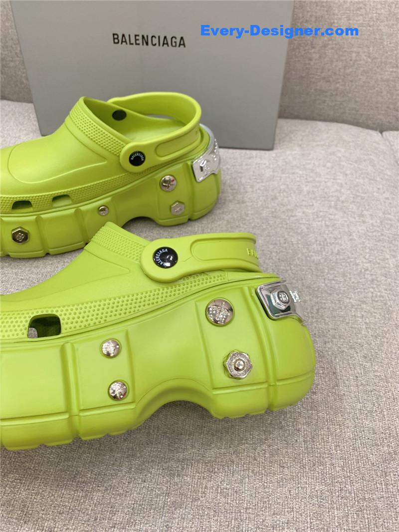 Ba1en*iaga platform heeled clogs