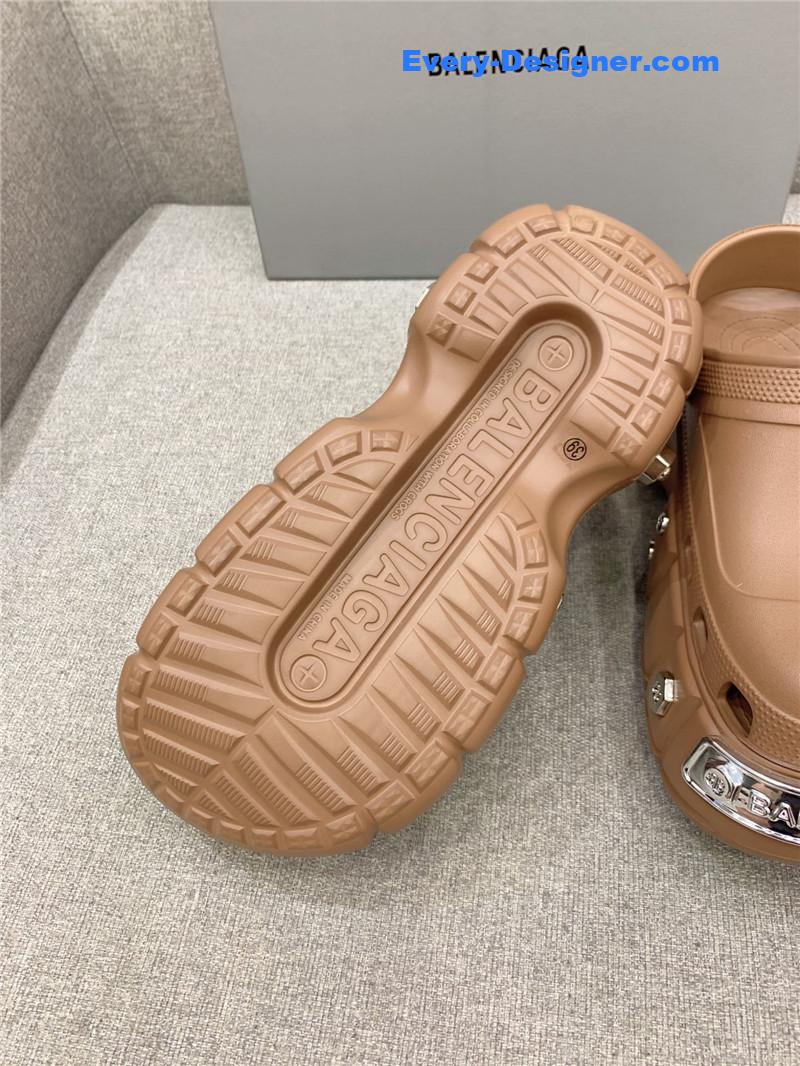 Ba1en*iaga platform heeled clogs