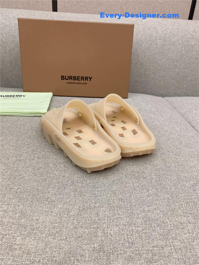 Bv*b*rry new hollow slippers