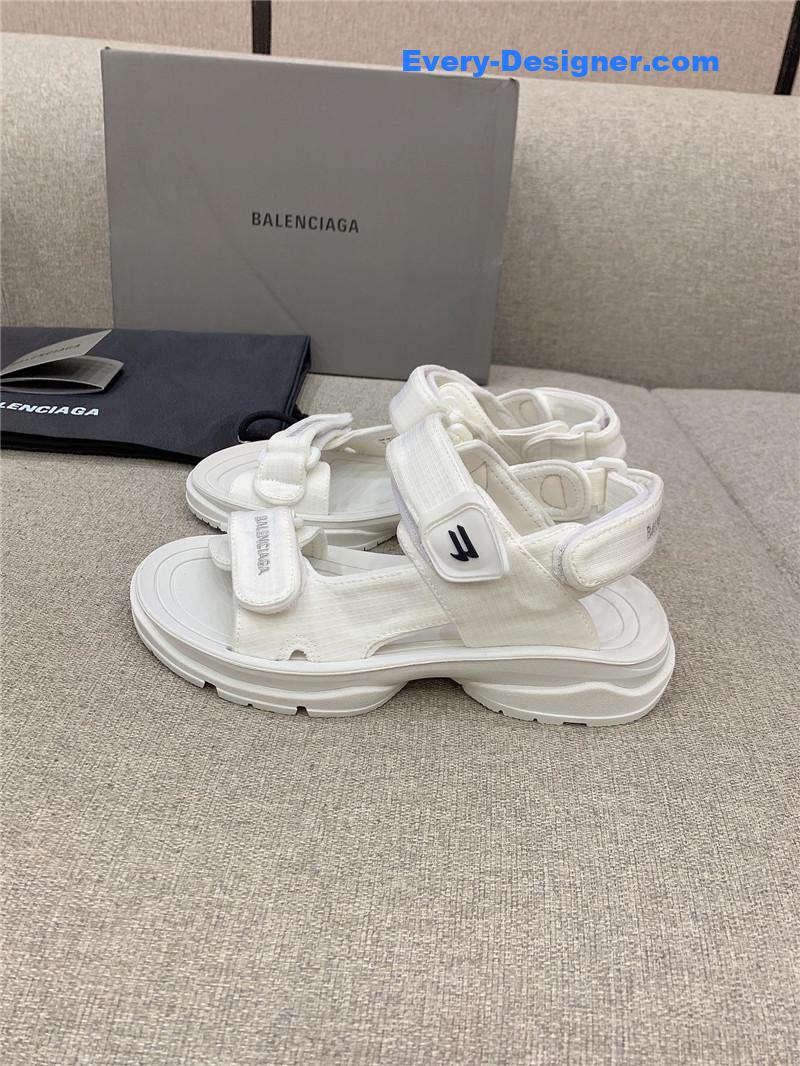 Ba1en*iaga new velcro sandals