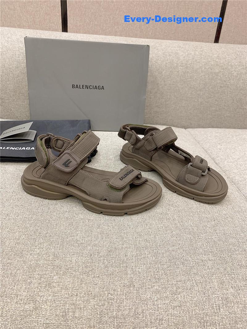 Ba1en*iaga new velcro sandals