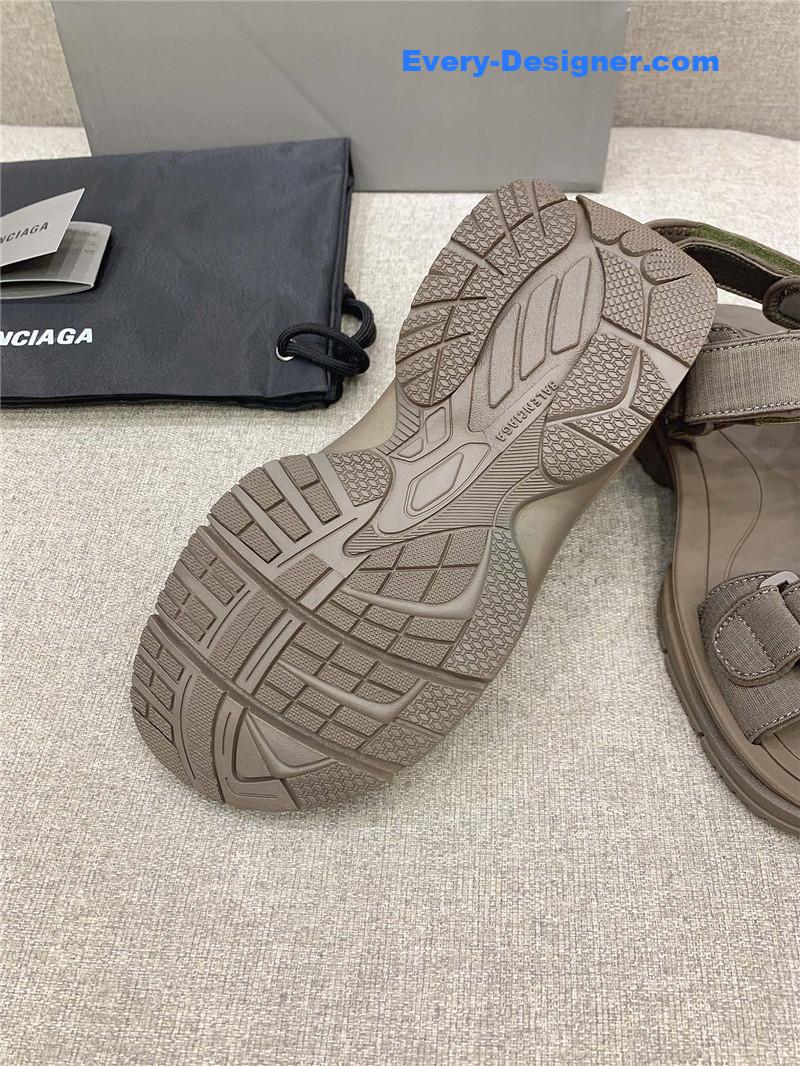 Ba1en*iaga new velcro sandals