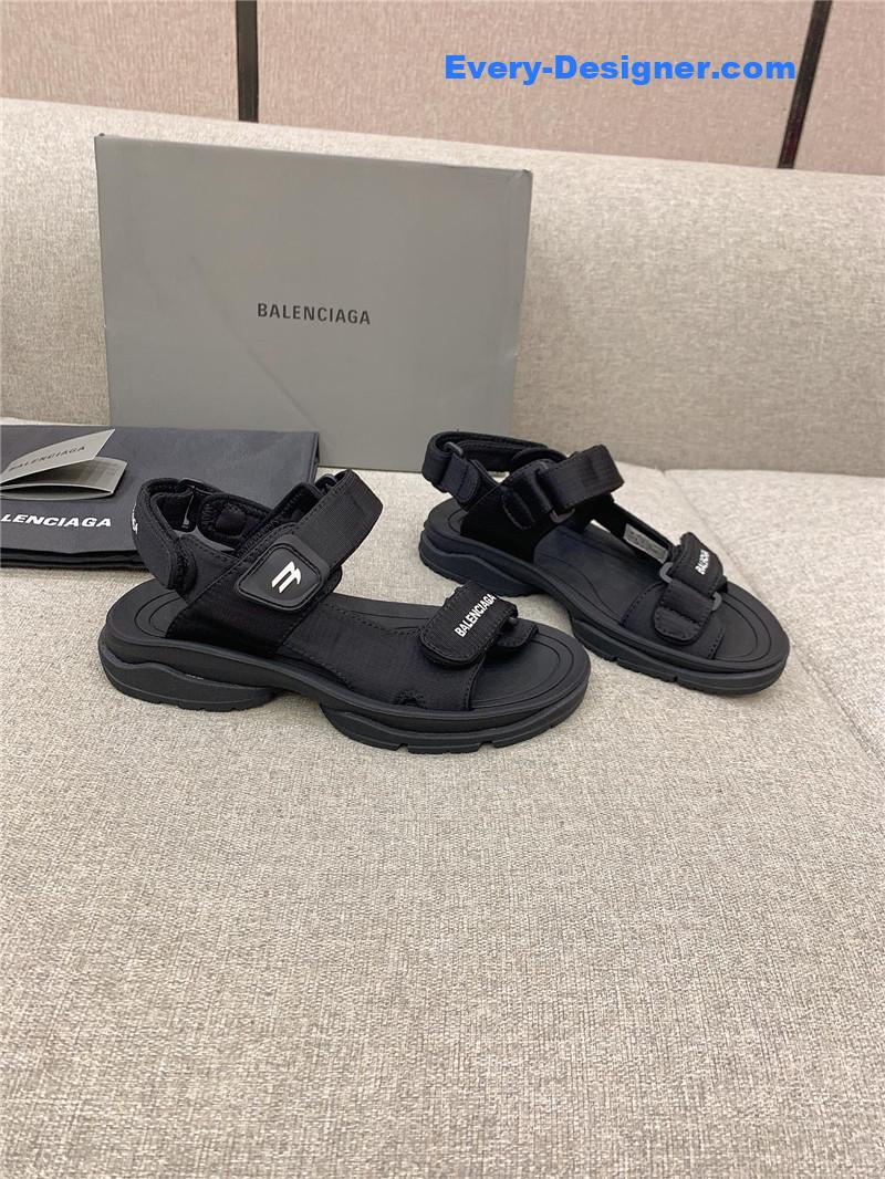 Ba1en*iaga new velcro sandals
