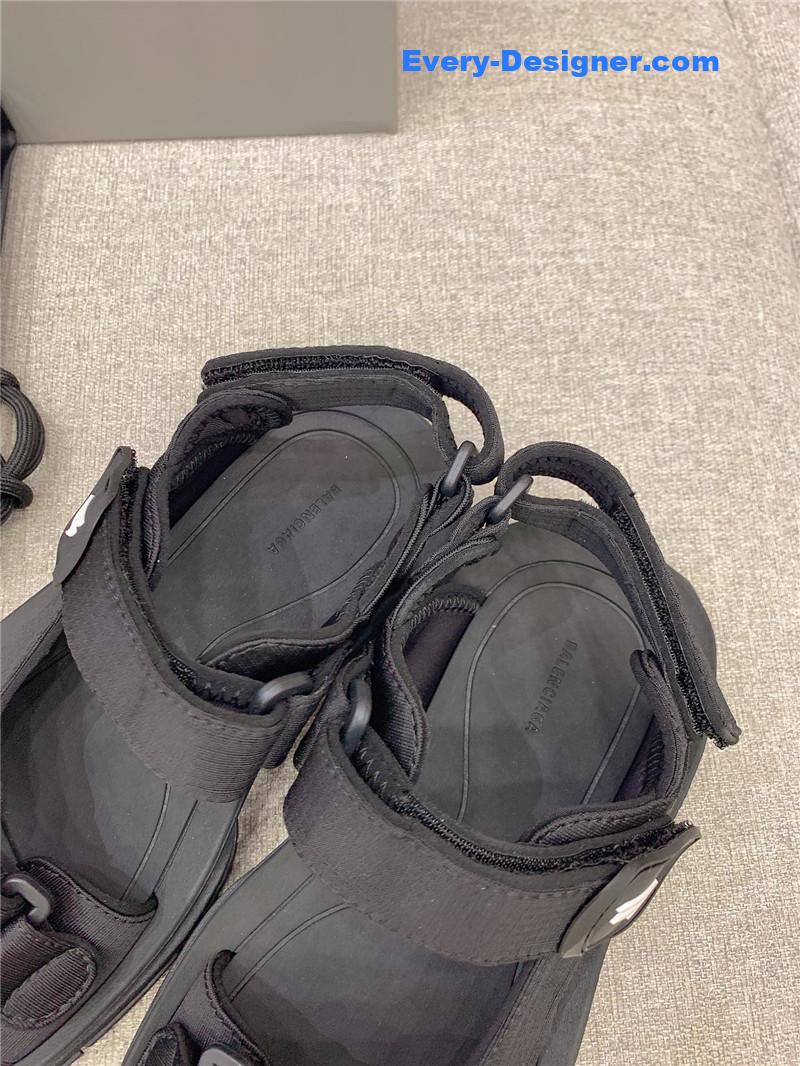 Ba1en*iaga new velcro sandals