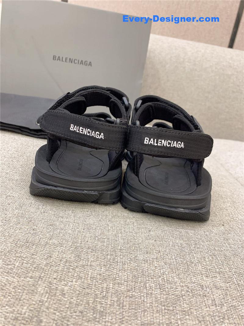 Ba1en*iaga new velcro sandals