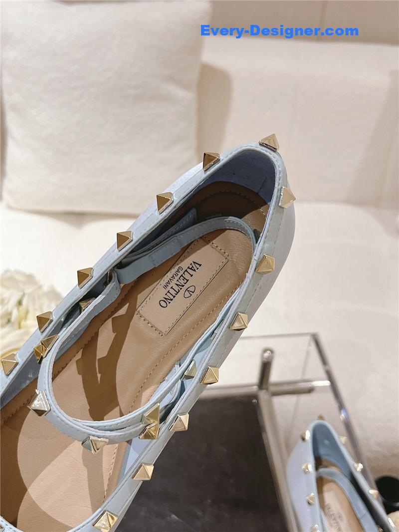 Va1e*ntin0 vintage craft pyramid big willow studded flats