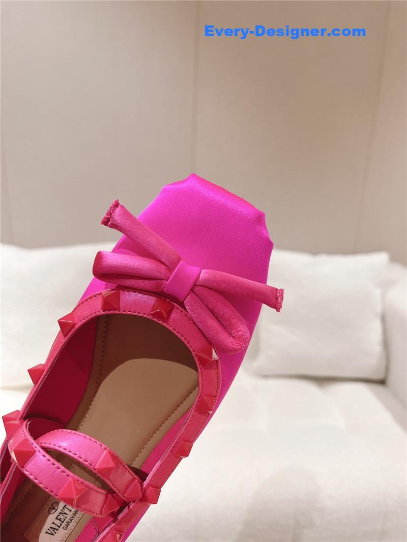 Va1e*ntin0 vintage craft pyramid big willow studded flats