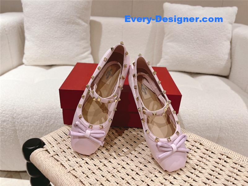 Va1e*ntin0 vintage craft pyramid big willow studded flats