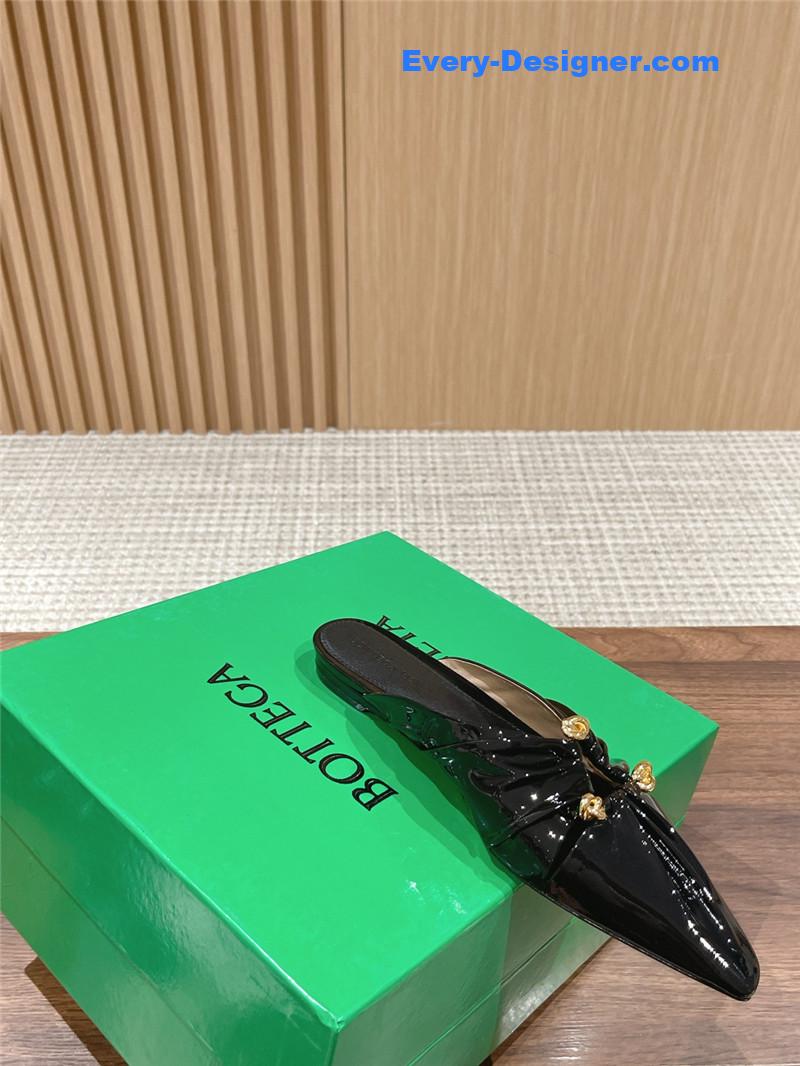 b0tt*ga Ven*ta brown leather mules