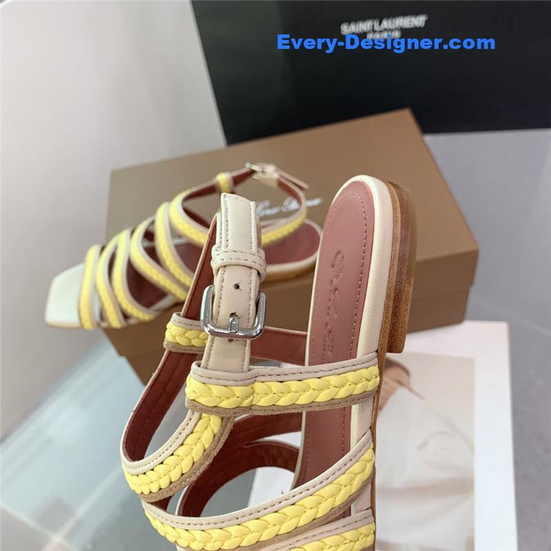 L0r0 P1ana flat sandals