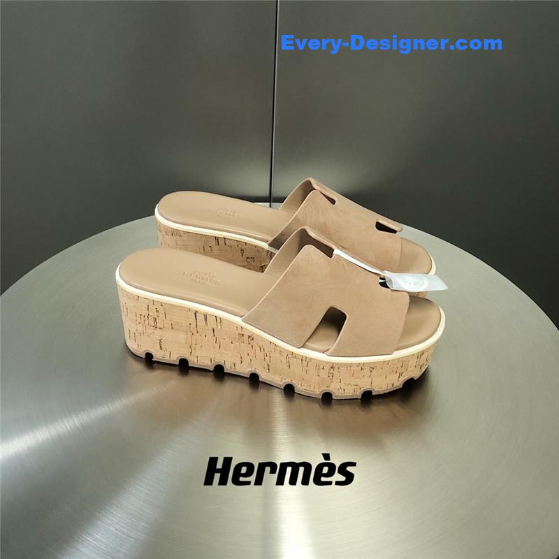 H**me5 platform slippers