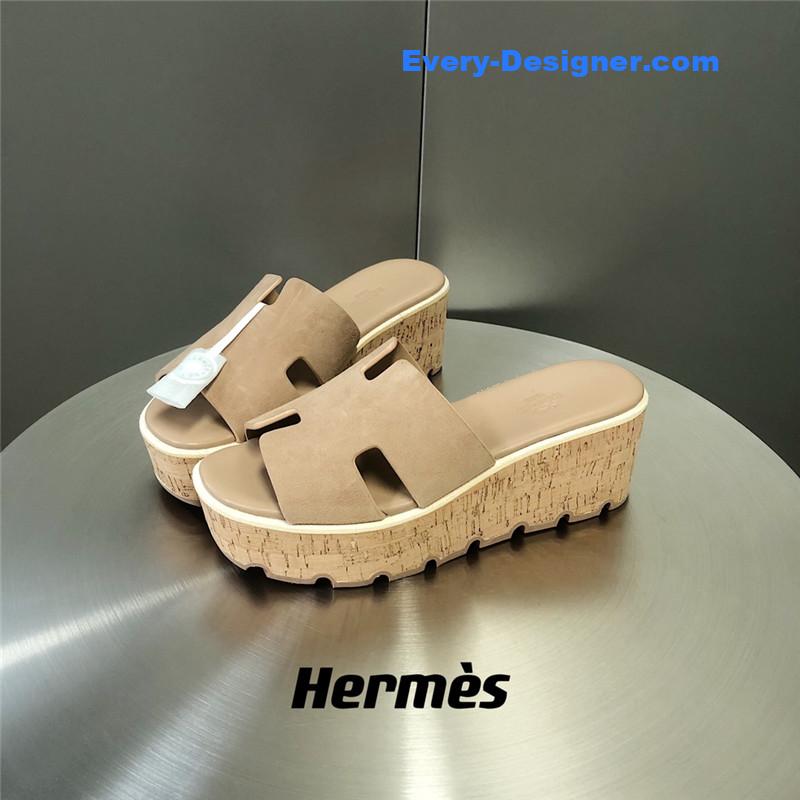 H**me5 platform slippers