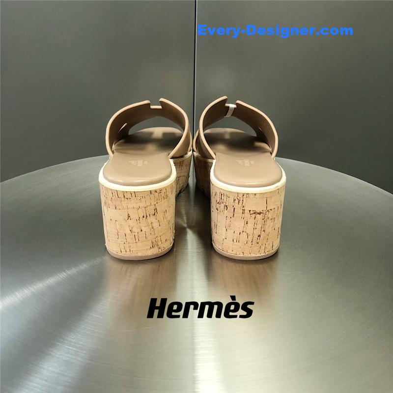 H**me5 platform slippers