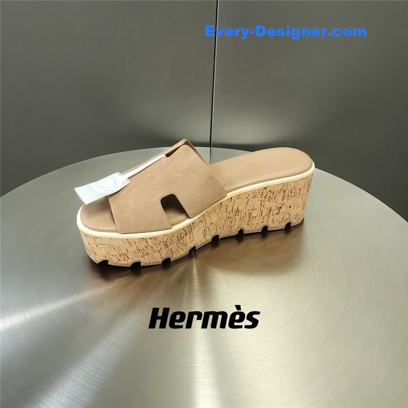 H**me5 platform slippers