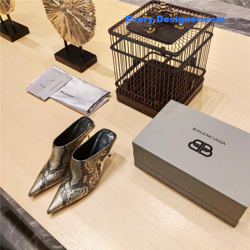 Ba1en*iaga deep toe slippers