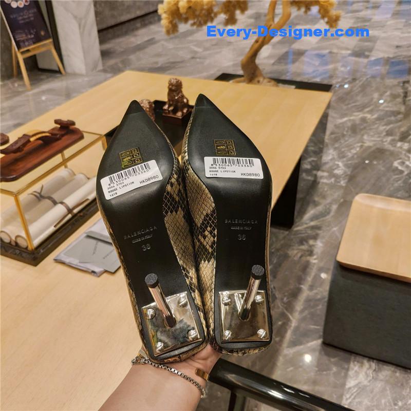 Ba1en*iaga deep toe slippers