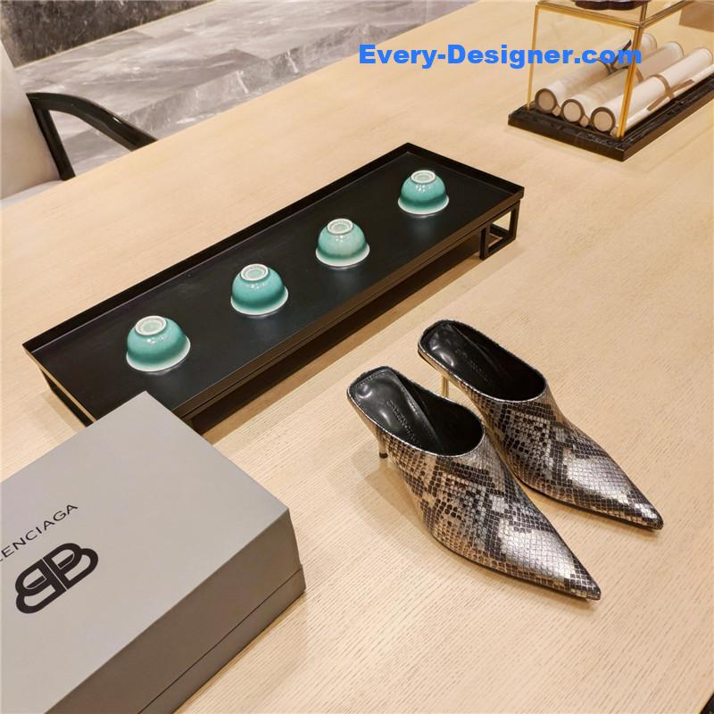 Ba1en*iaga deep toe slippers