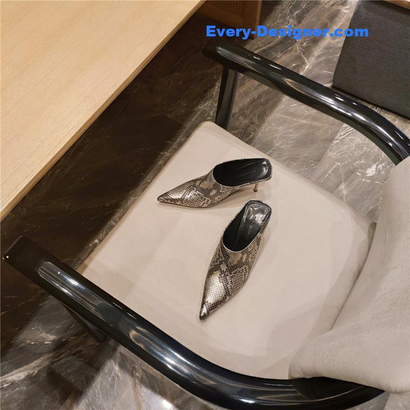 Ba1en*iaga deep toe slippers