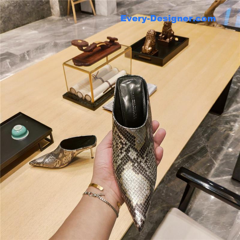 Ba1en*iaga deep toe slippers