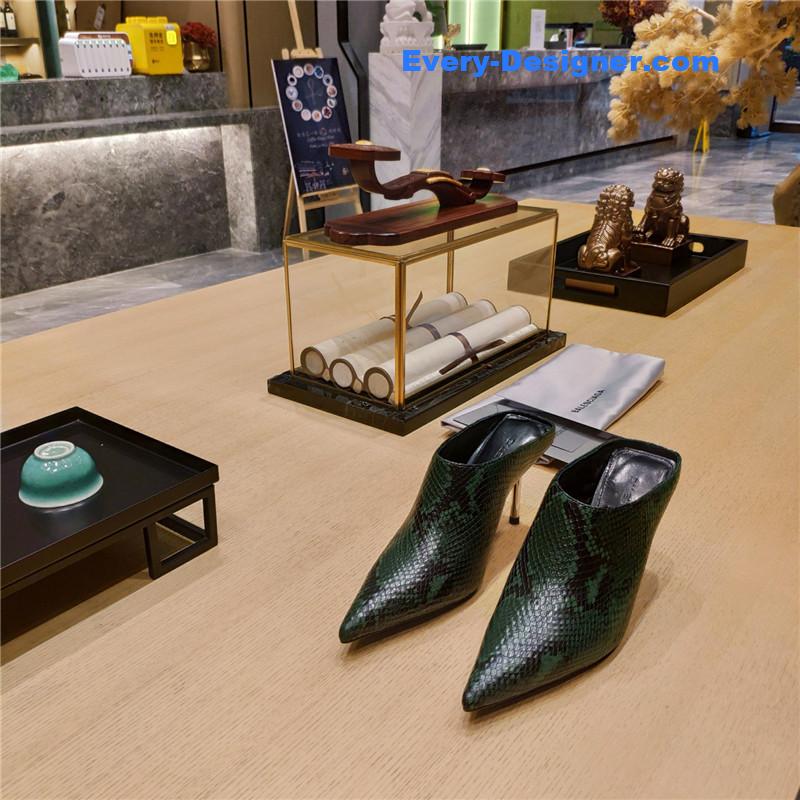 Ba1en*iaga deep toe slippers