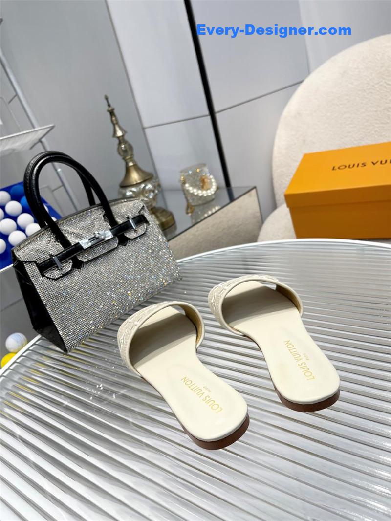 l0vis Vvtt0n lv catwalk flat slippers